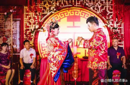 农村中式婚礼婚庆主持人的主持流程全介绍（农村中式婚礼布置）